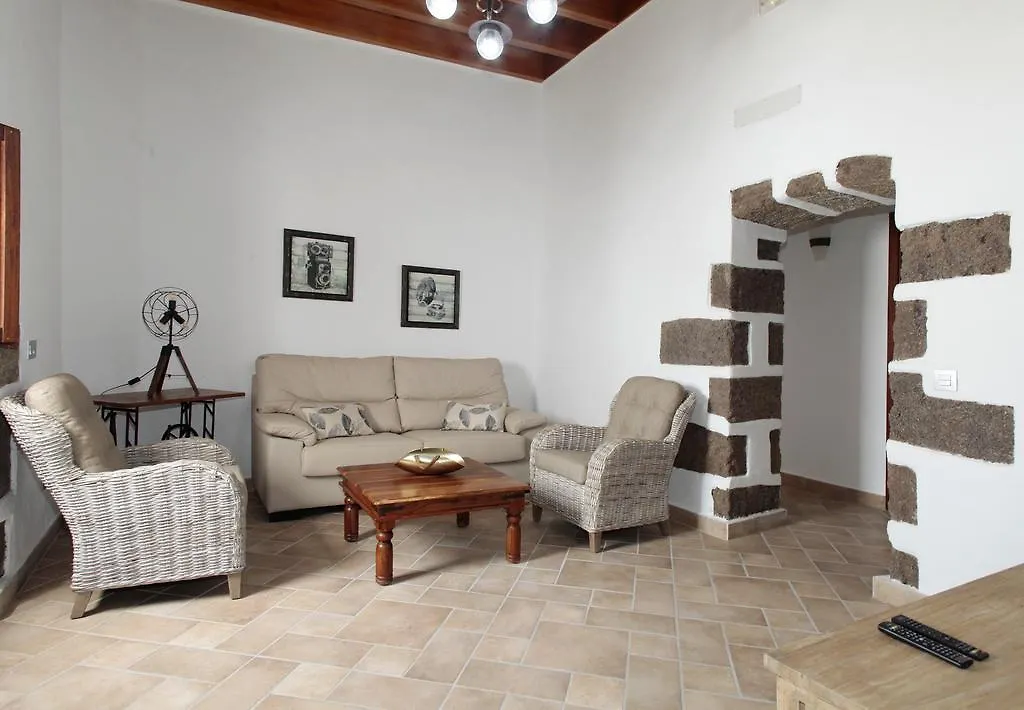 Villa Caserio Leandro I Tias